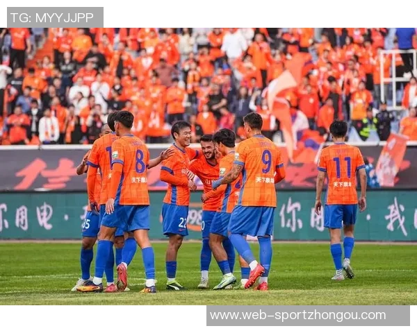 山东泰山庆祝成立32周年五次夺顶级联赛冠军八次捧足协杯奖杯 山东泰山庆祝成立32周年五次夺顶级联赛冠军八次捧足协杯奖杯