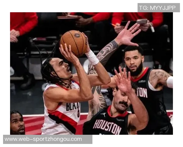 火箭队三分出手数和比例垫底却在篮板和前场板上领跑联盟 火箭队三分出手数和比例垫底却在篮板和前场板上领跑联盟